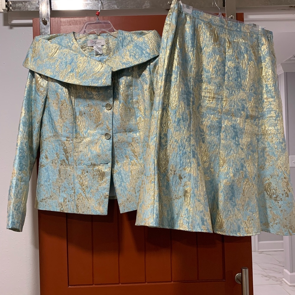 2 pc skirt suit